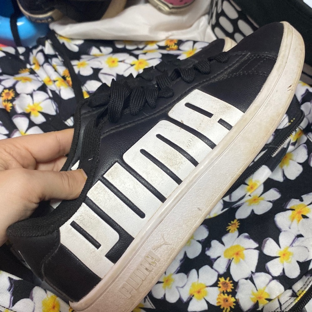 Puma sneakers girl size 3. Big girls